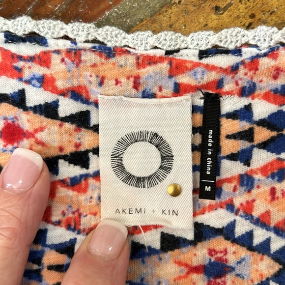 Anthropologie Akemi + Kin pink floral patterned vneck top szM - Picture 9 of 12